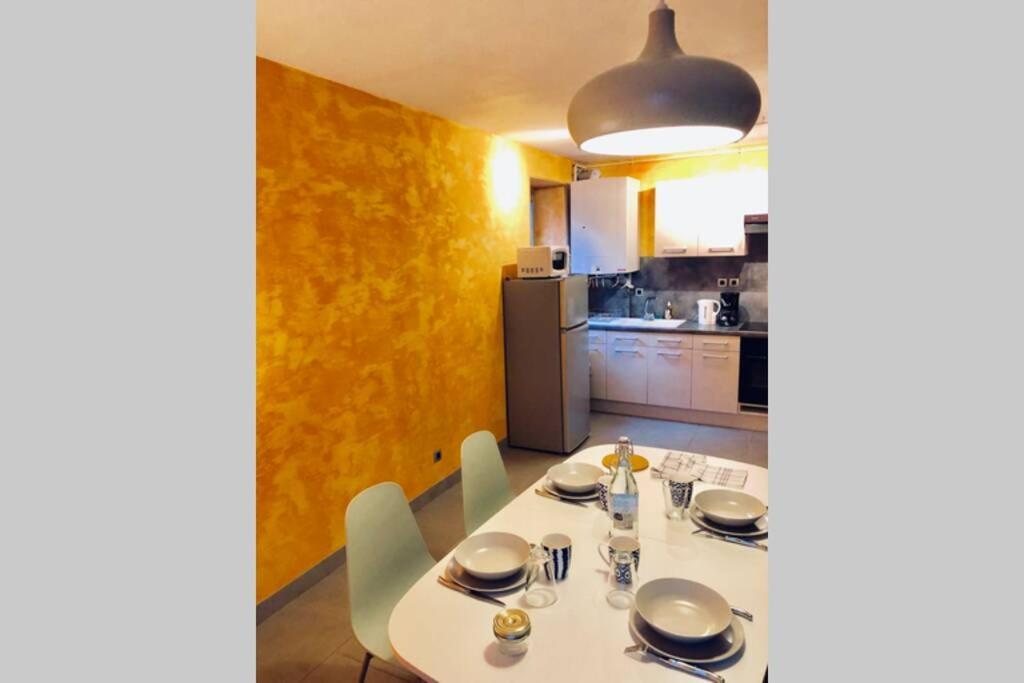 شقة F3 - Neuf - 4/6 P - Lits King Size - Wifi - Cour Le Puy-en-Velay المظهر الخارجي الصورة